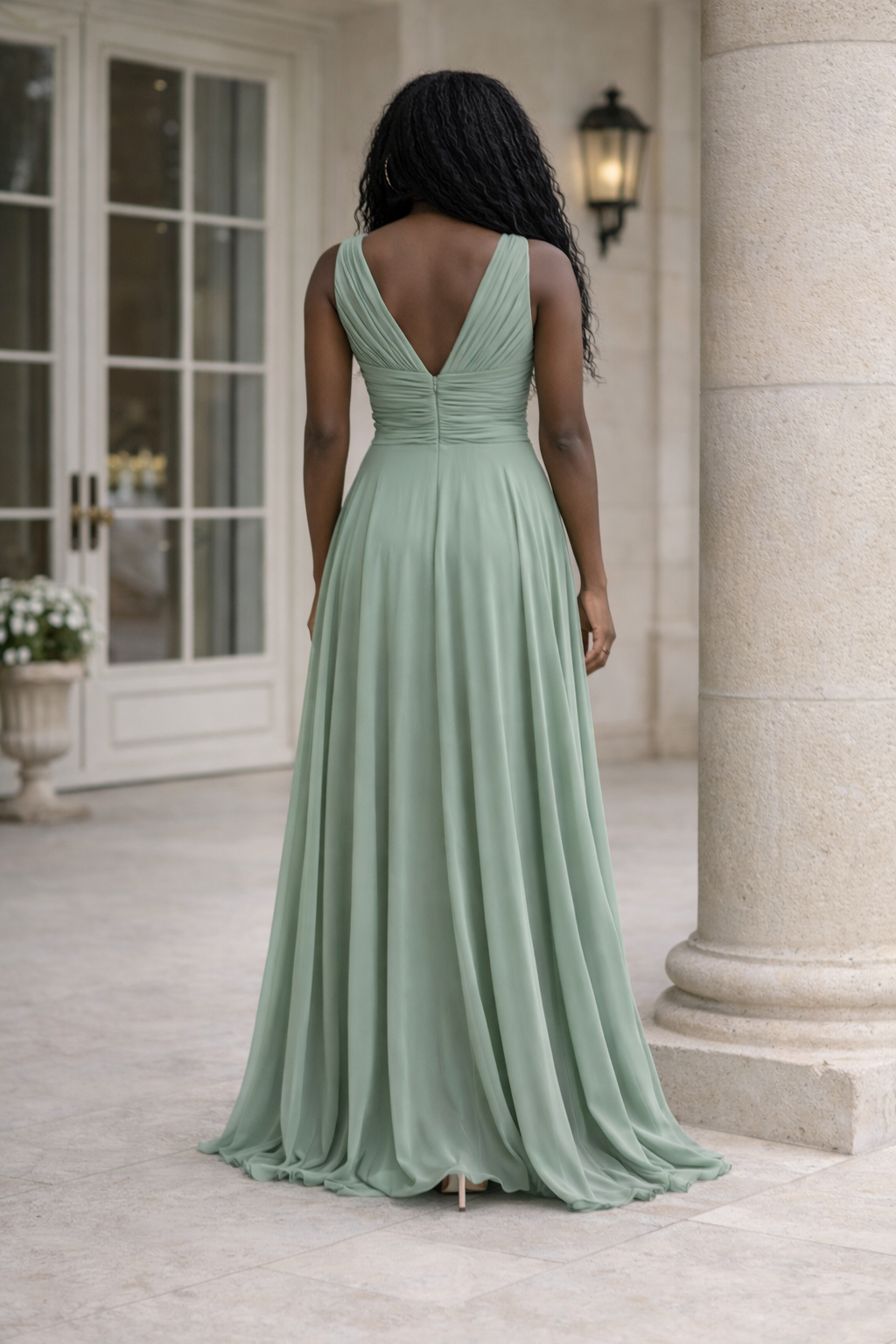 robe de soirée longue vert sauge fluide avec fente haute