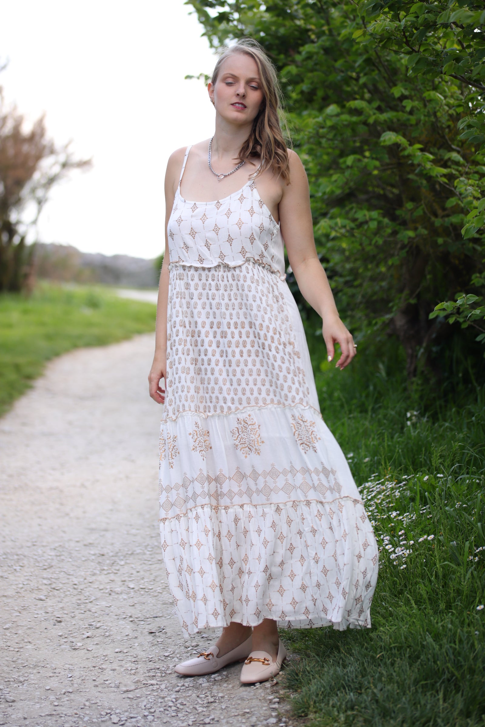 Robe longue à bretelles fines – L’élégance bohème au naturel - beautifulshop