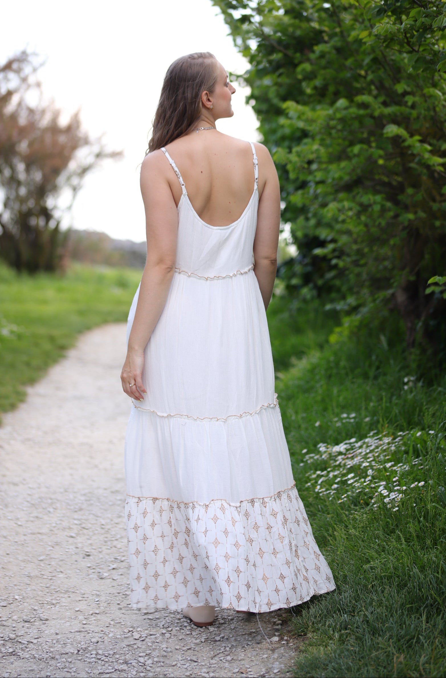 Robe longue à bretelles fines – L’élégance bohème au naturel - beautifulshop