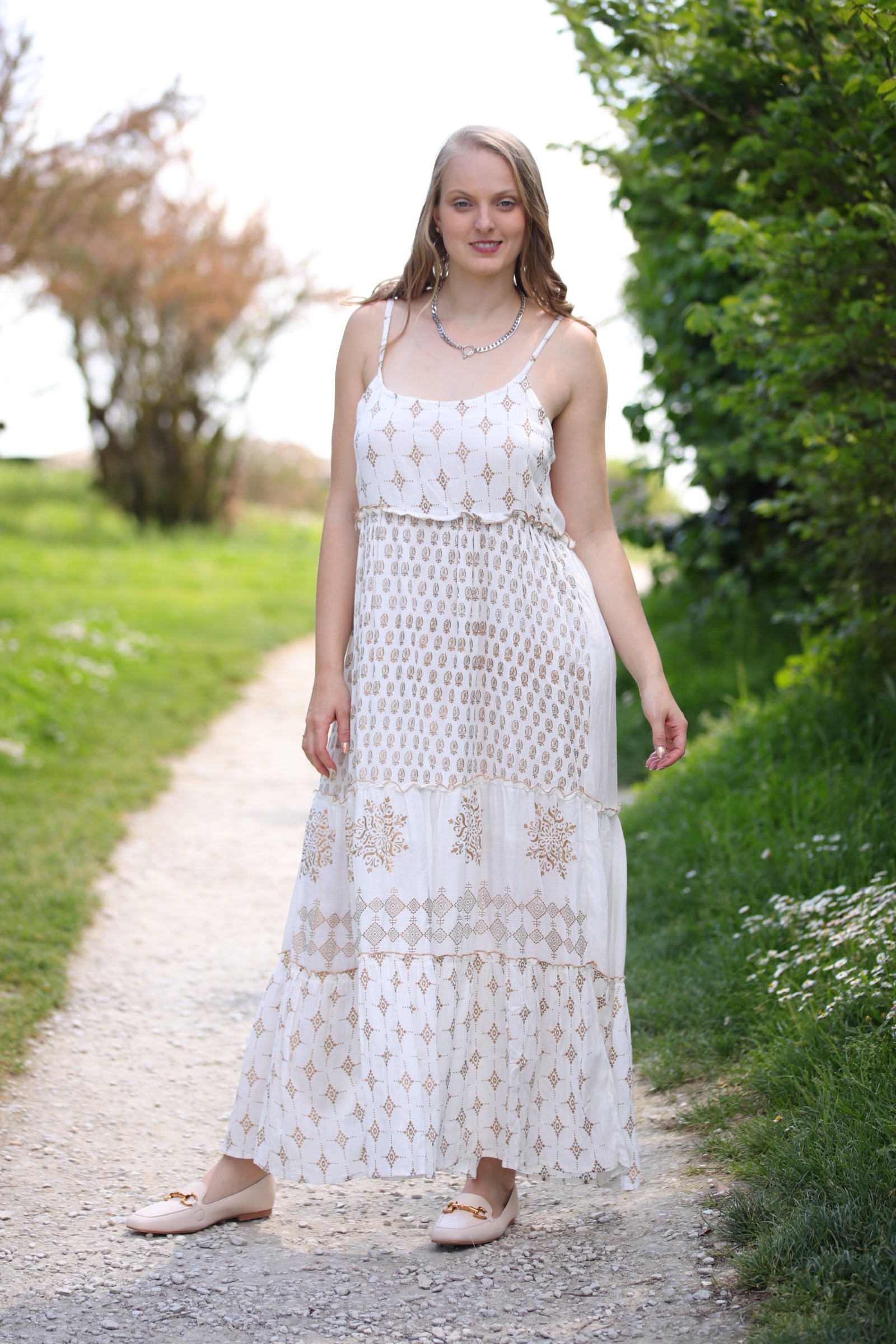 Robe longue à bretelles fines – L’élégance bohème au naturel - beautifulshop