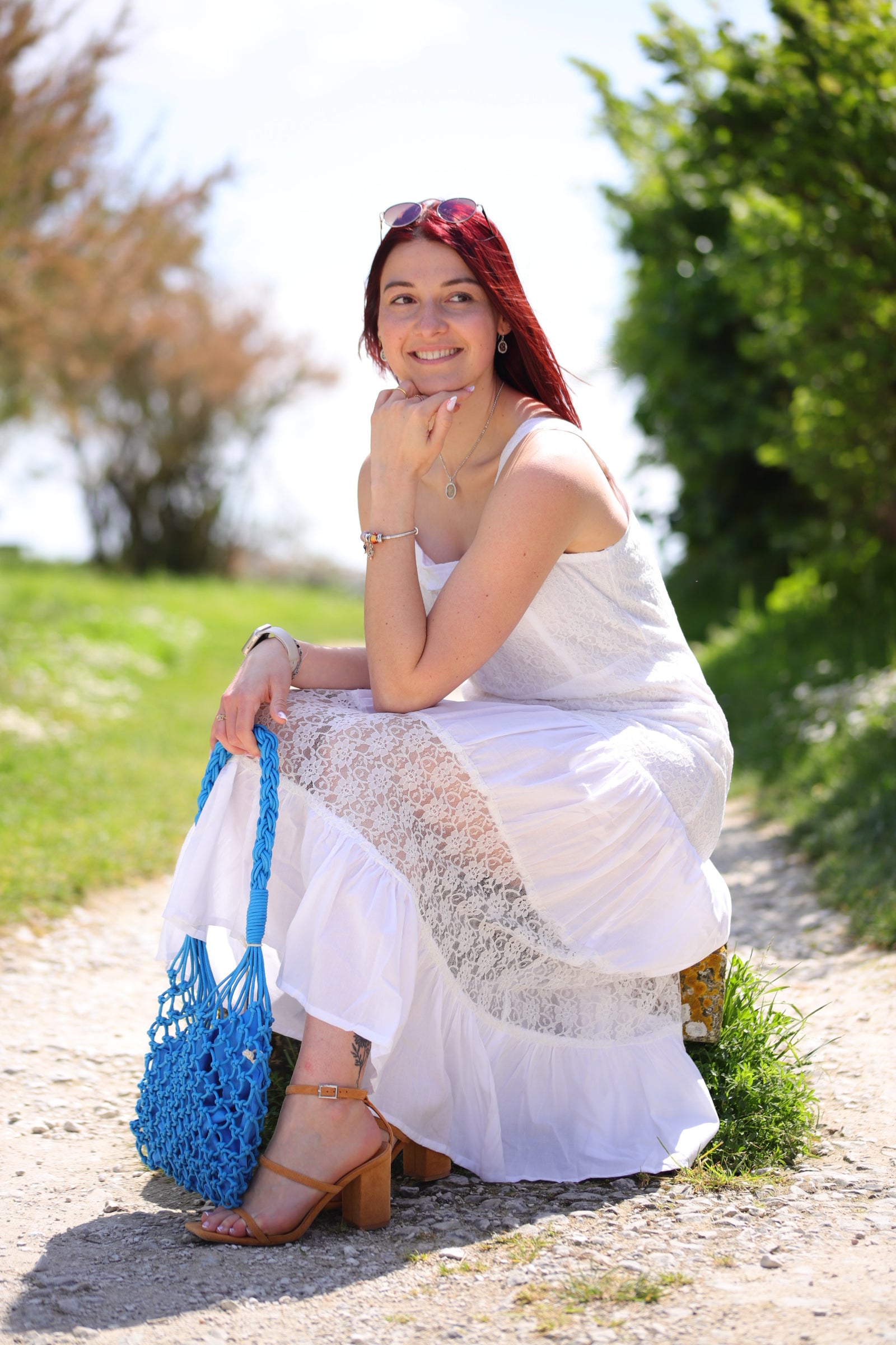 Robe longue blanche à détails brodés – Élégance naturelle et féminine - beautifulshop