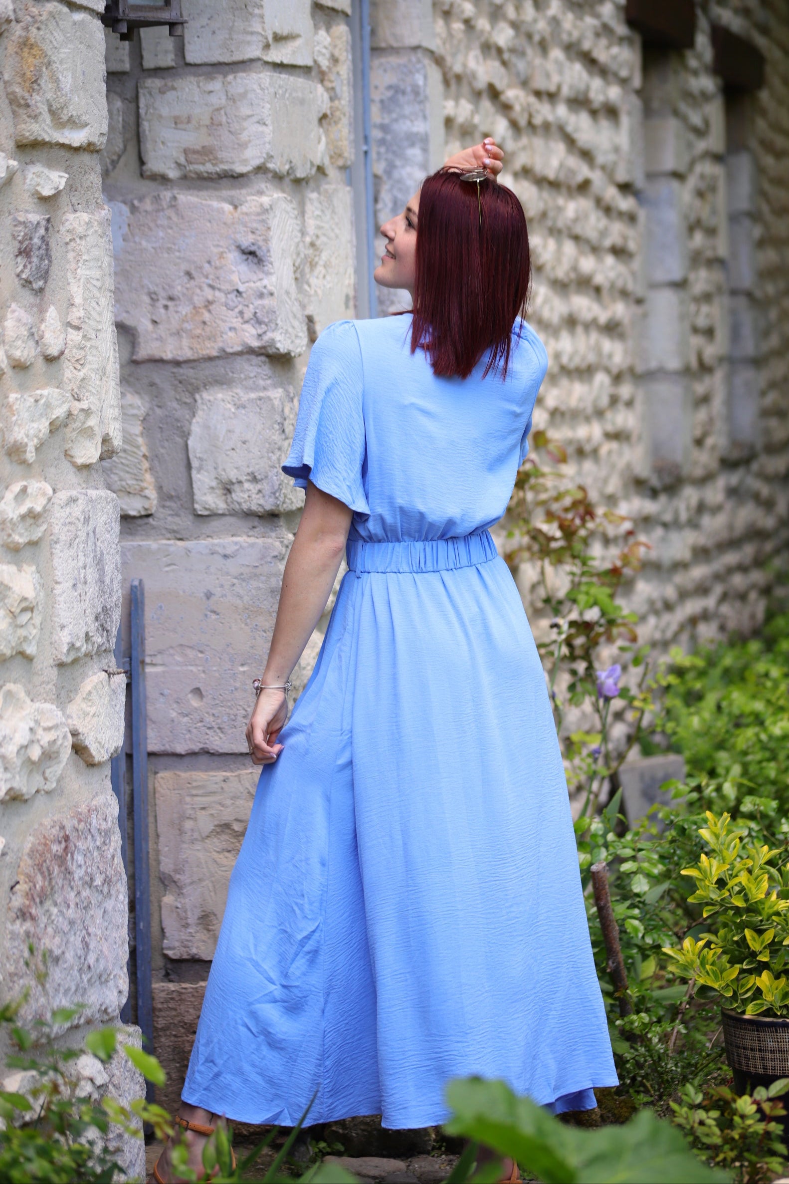 Robe Longue Bleu Uni – Élégance estivale à la ceinture dorée - beautifulshop