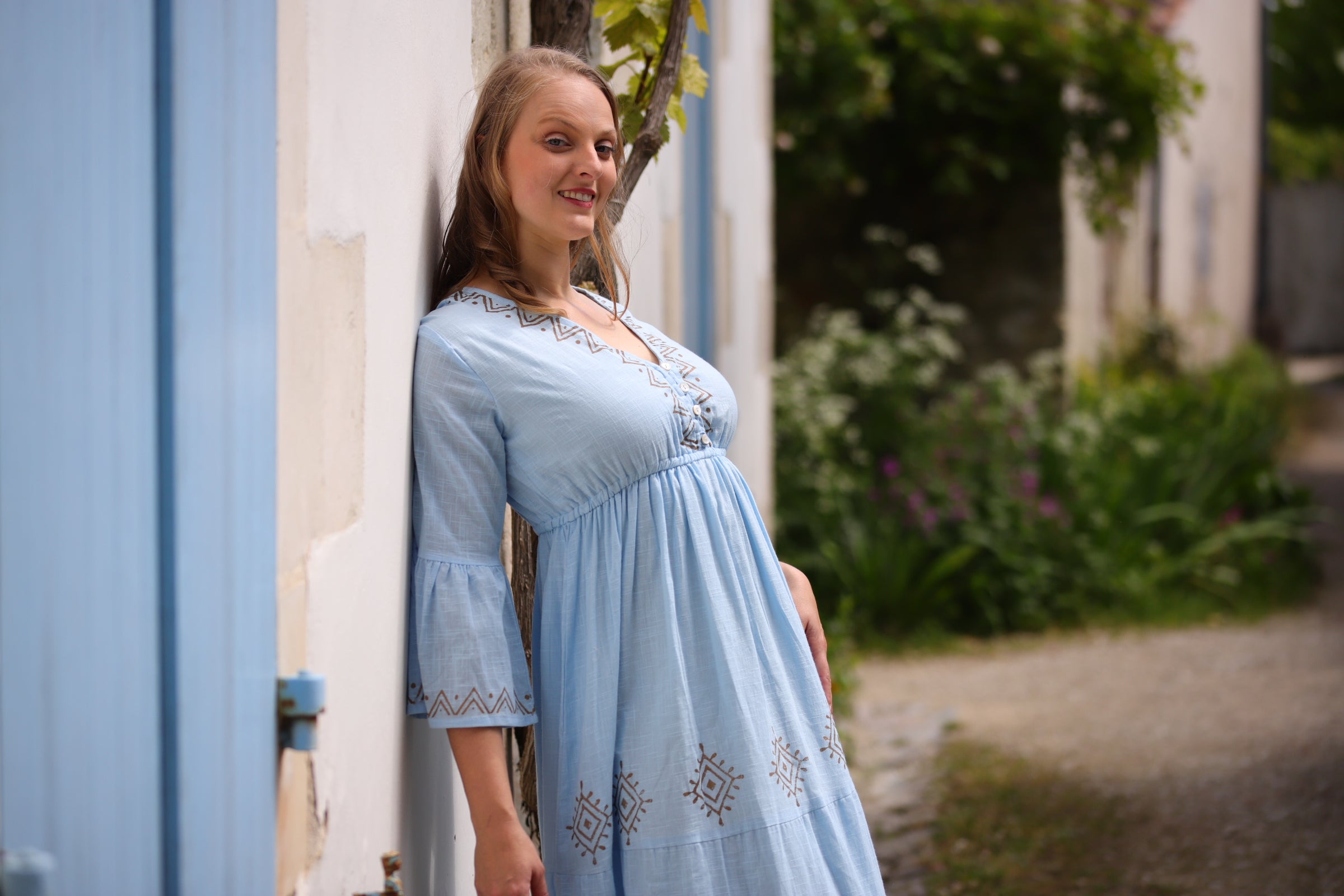 Robe longue bleu ciel brodée – Élégance bohème et confort estival - beautifulshop