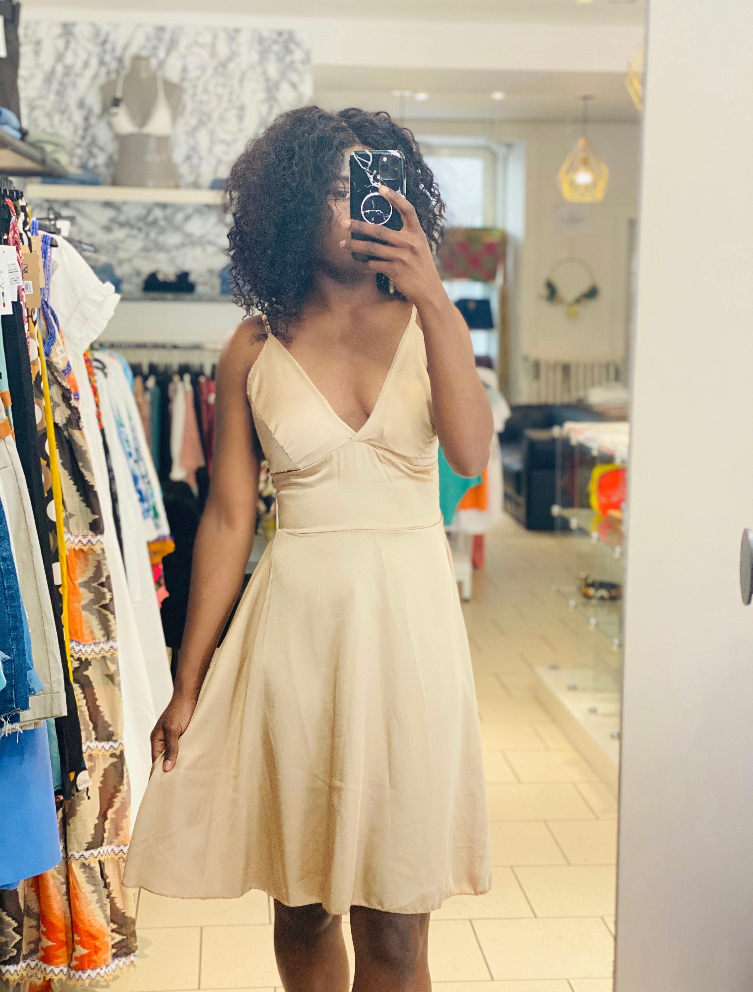 Robe en satin fluide - beautifulshop