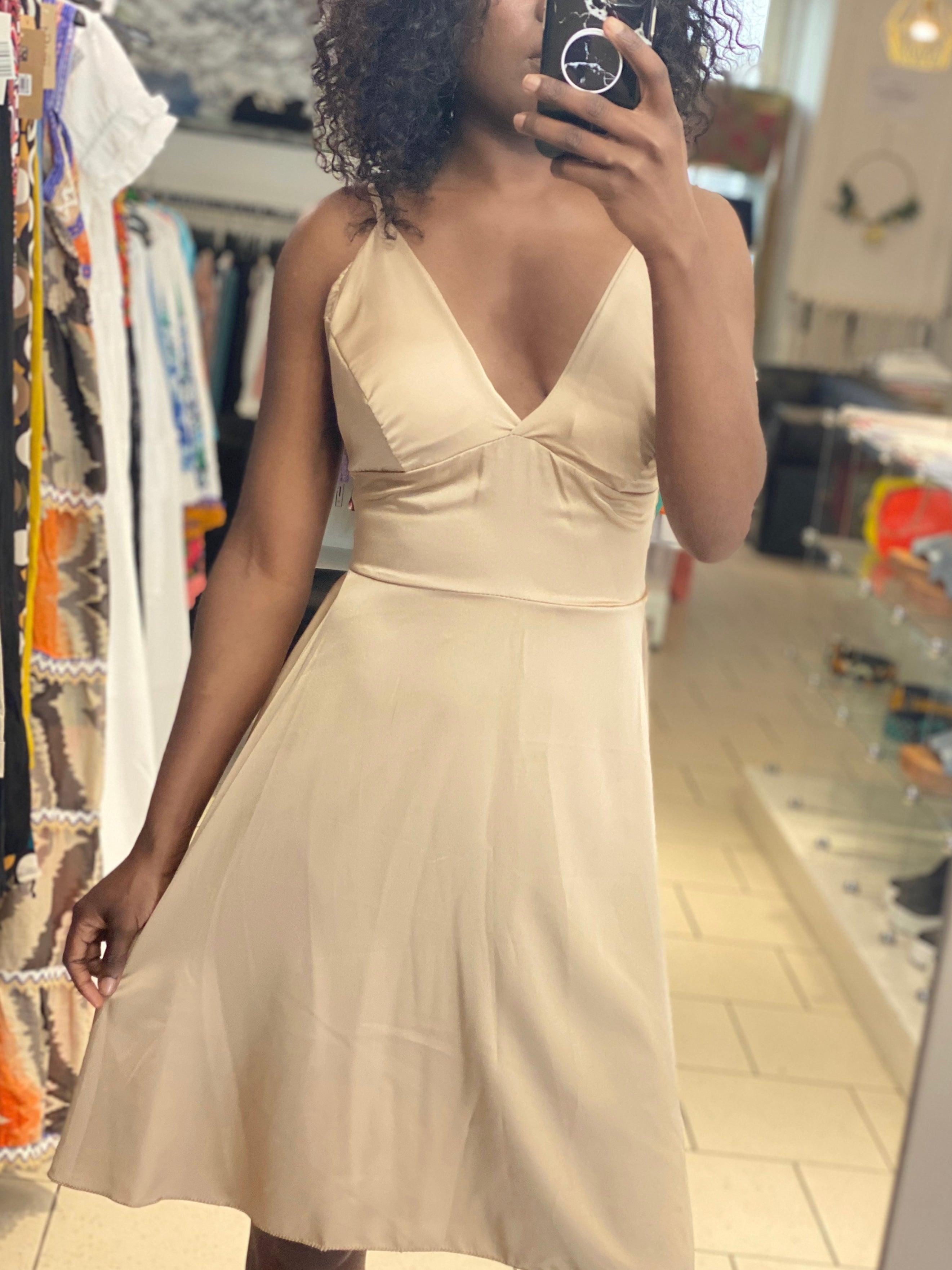 Robe en satin fluide - beautifulshop
